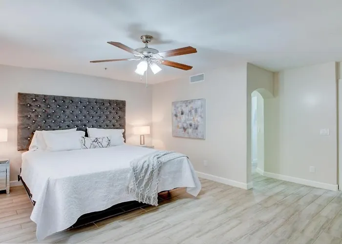 Excellent Location,relax In The Heart Of The City!! By Kivoya Phoenix
