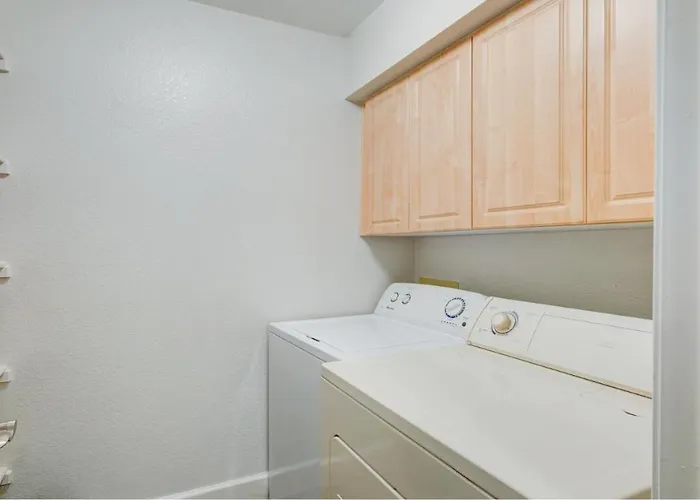 Excellent Location,relax In The Heart Of The City!! By Kivoya *